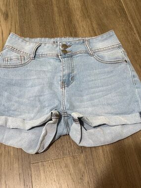 Light Wash High-Rise Rolled Hem Denim Shorts
